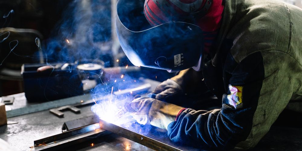 Choosing the Right Welding Gloves Material for the Job