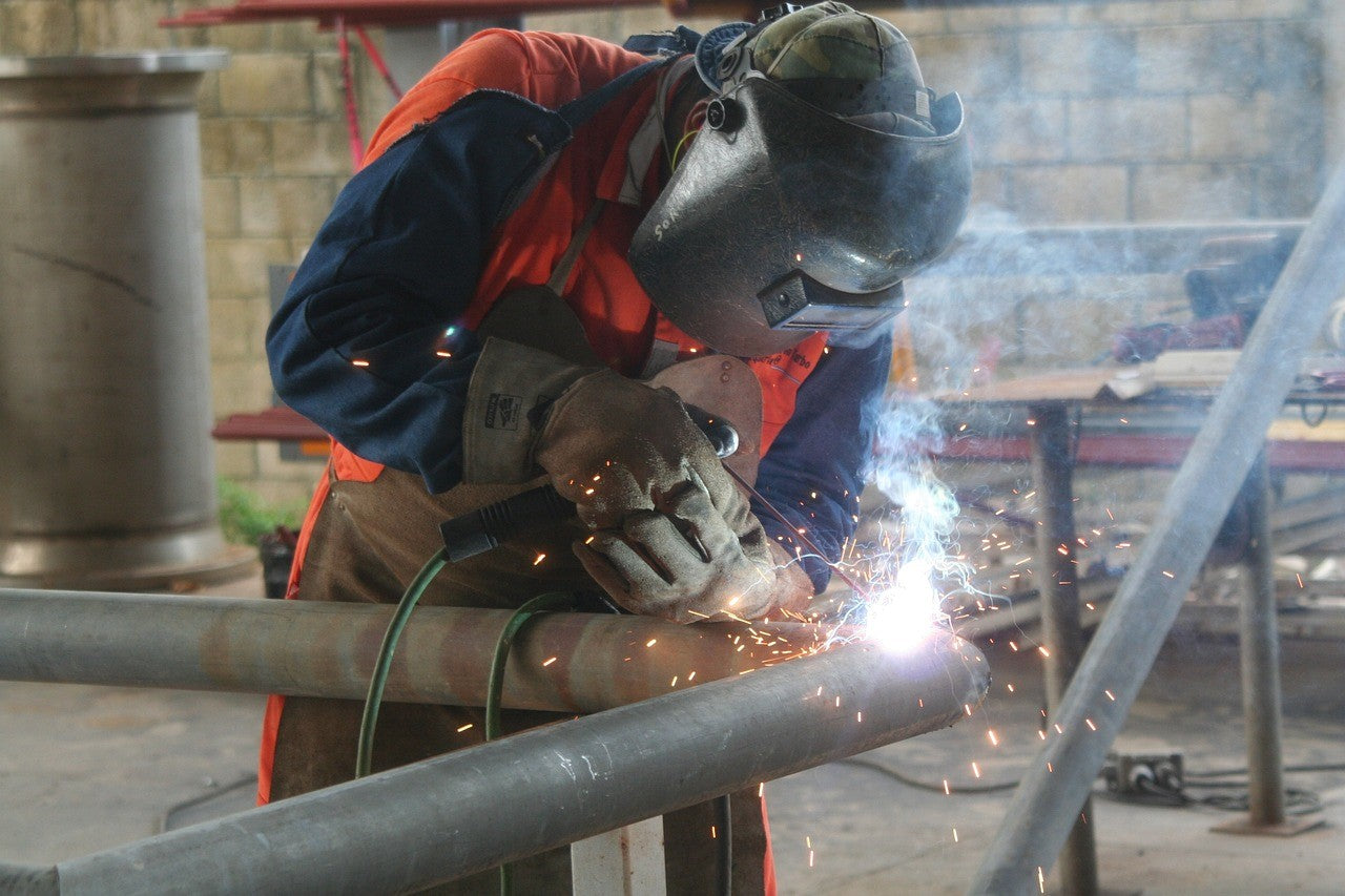 Flammable Materials You Should Never Wear while Welding