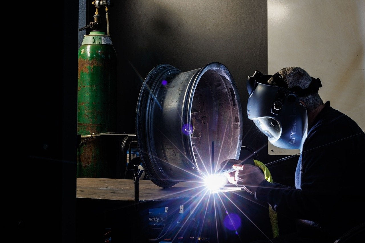 Welding Gloves for Specialized Applications: Beyond Traditional Welding